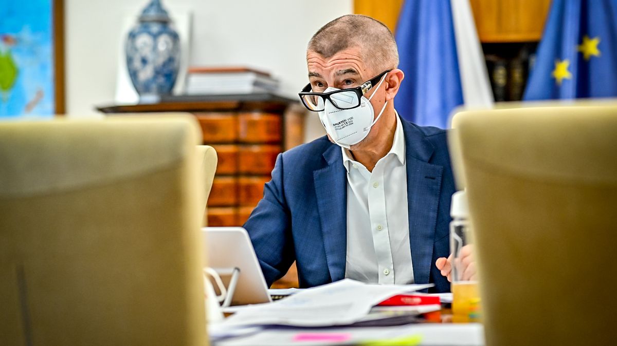 Babiš: Česko vyrábí vlastní lék na covid, bude se inhalovat